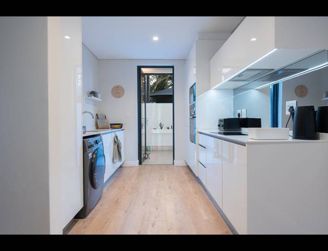 2 BEDROOM APARTMENT FOR SALE IN SANDRINGHAM